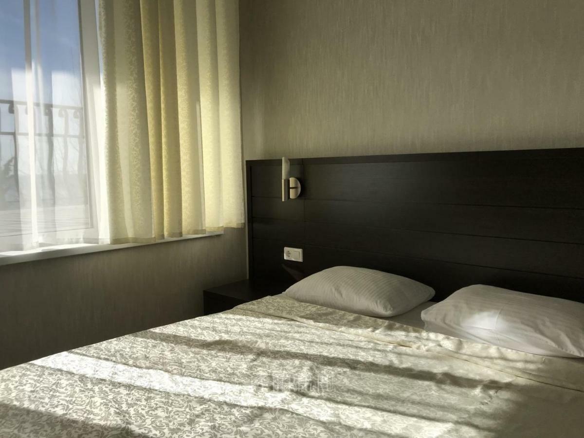 Lazurniy Bereg Hotel Gagra Exterior foto