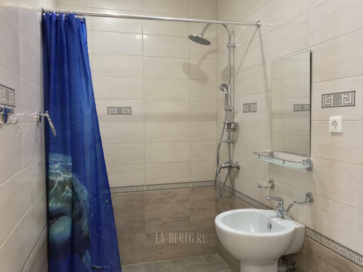 Lazurniy Bereg Hotel Gagra Exterior foto